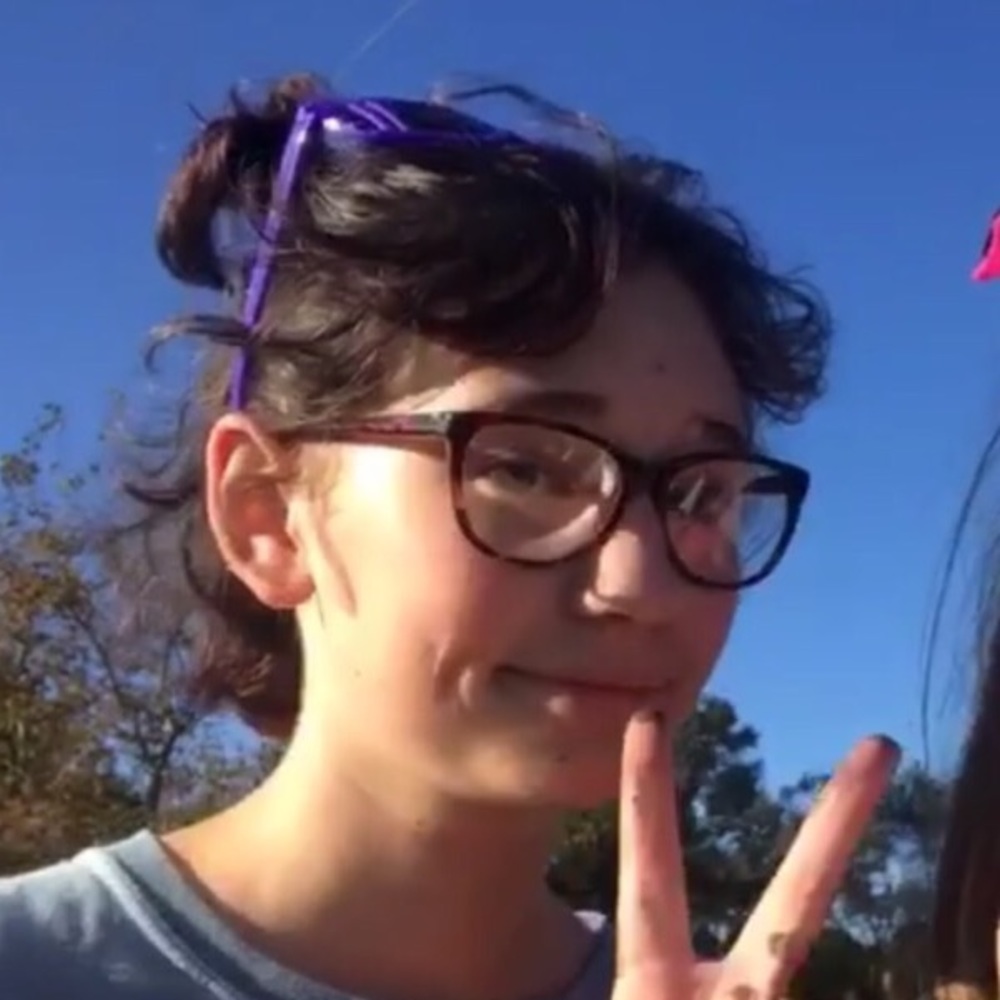 Meet your Posher, Henna